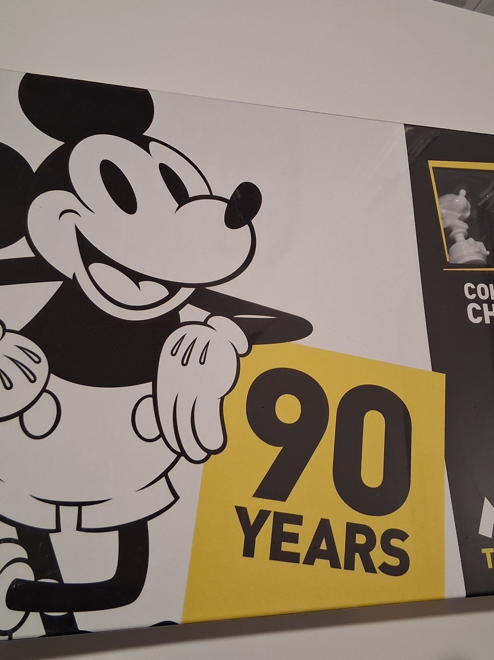 Disney Mickey The True Original Chess Set 90th Anniversary NEW